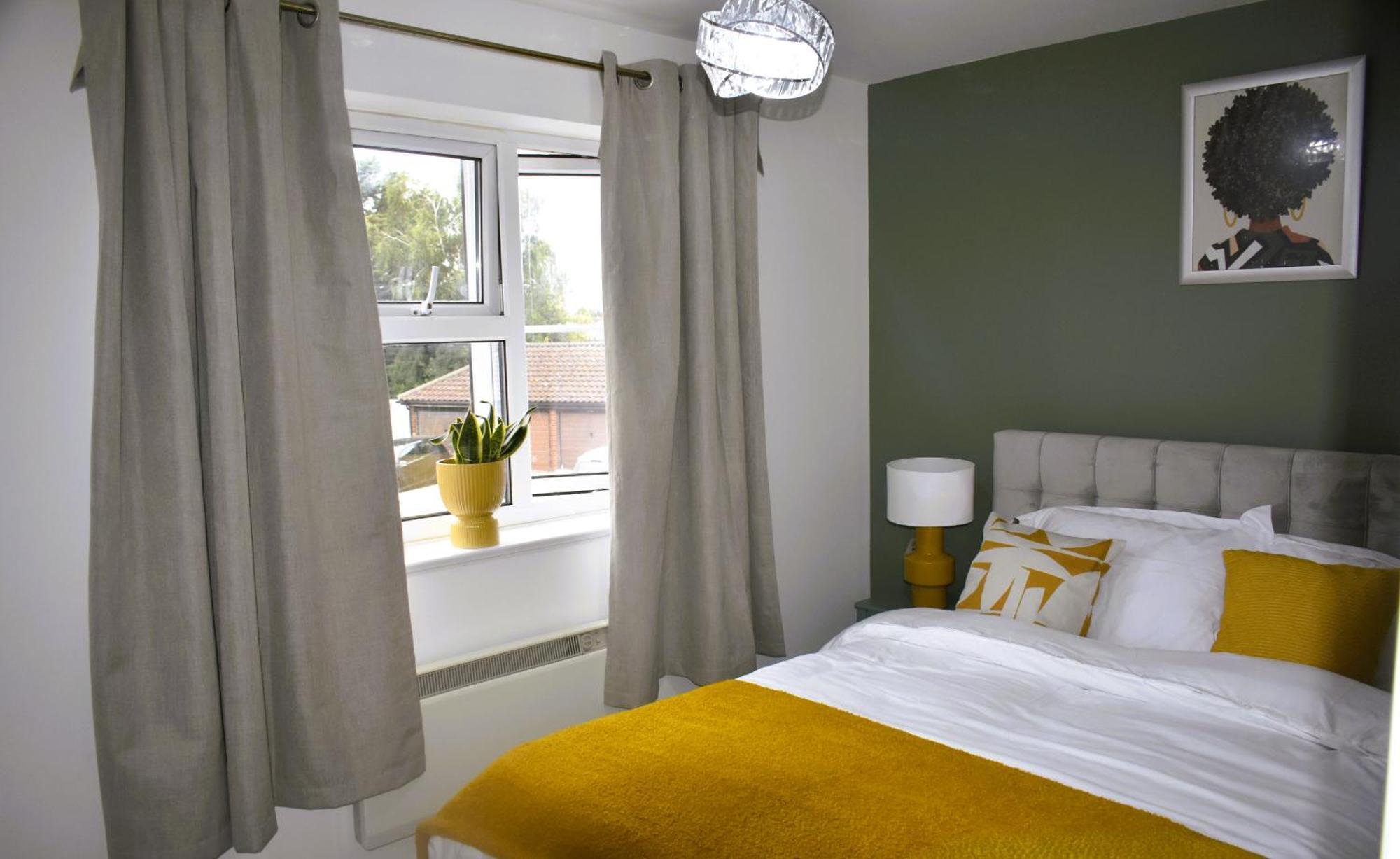 Luxury 2 Bed House With 3 Beds,3 Free Parking Lot In Dartford Near Town Centre, Adjacent Bus Stop, Train Station, Bluewater Mall, 25Mins To London City Airport,20 Miles From Central London Ngoại thất bức ảnh