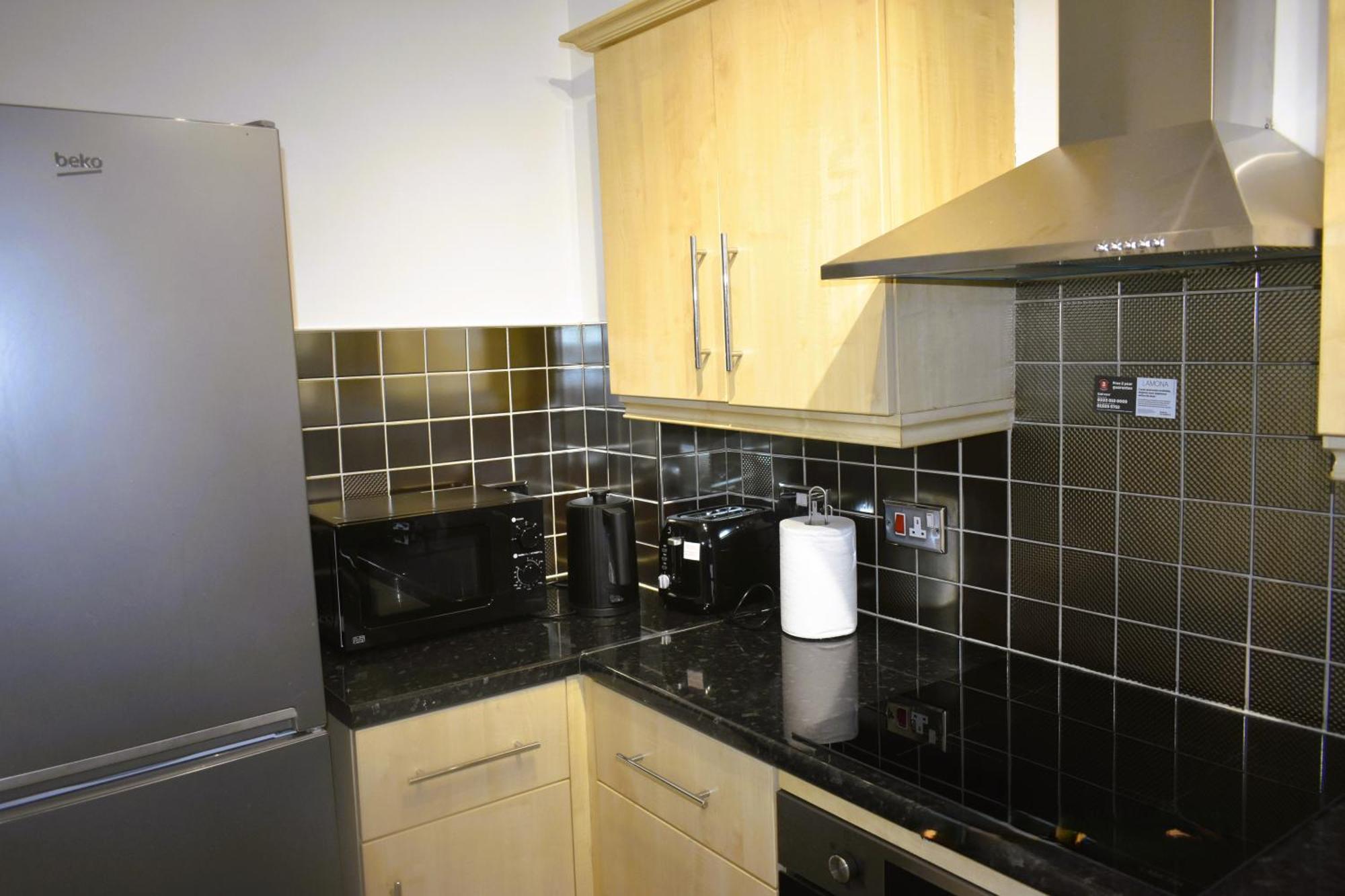 Luxury 2 Bed House With 3 Beds,3 Free Parking Lot In Dartford Near Town Centre, Adjacent Bus Stop, Train Station, Bluewater Mall, 25Mins To London City Airport,20 Miles From Central London Ngoại thất bức ảnh