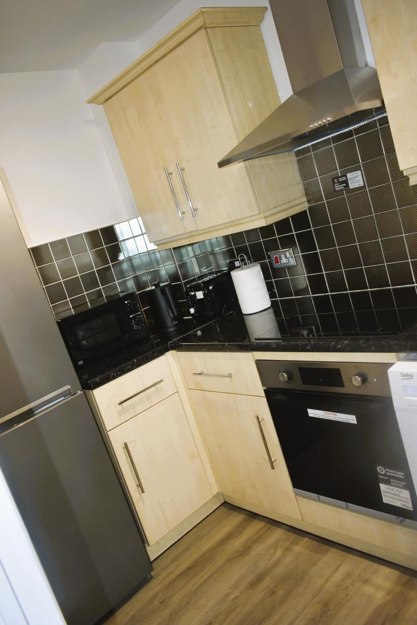 Luxury 2 Bed House With 3 Beds,3 Free Parking Lot In Dartford Near Town Centre, Adjacent Bus Stop, Train Station, Bluewater Mall, 25Mins To London City Airport,20 Miles From Central London Ngoại thất bức ảnh