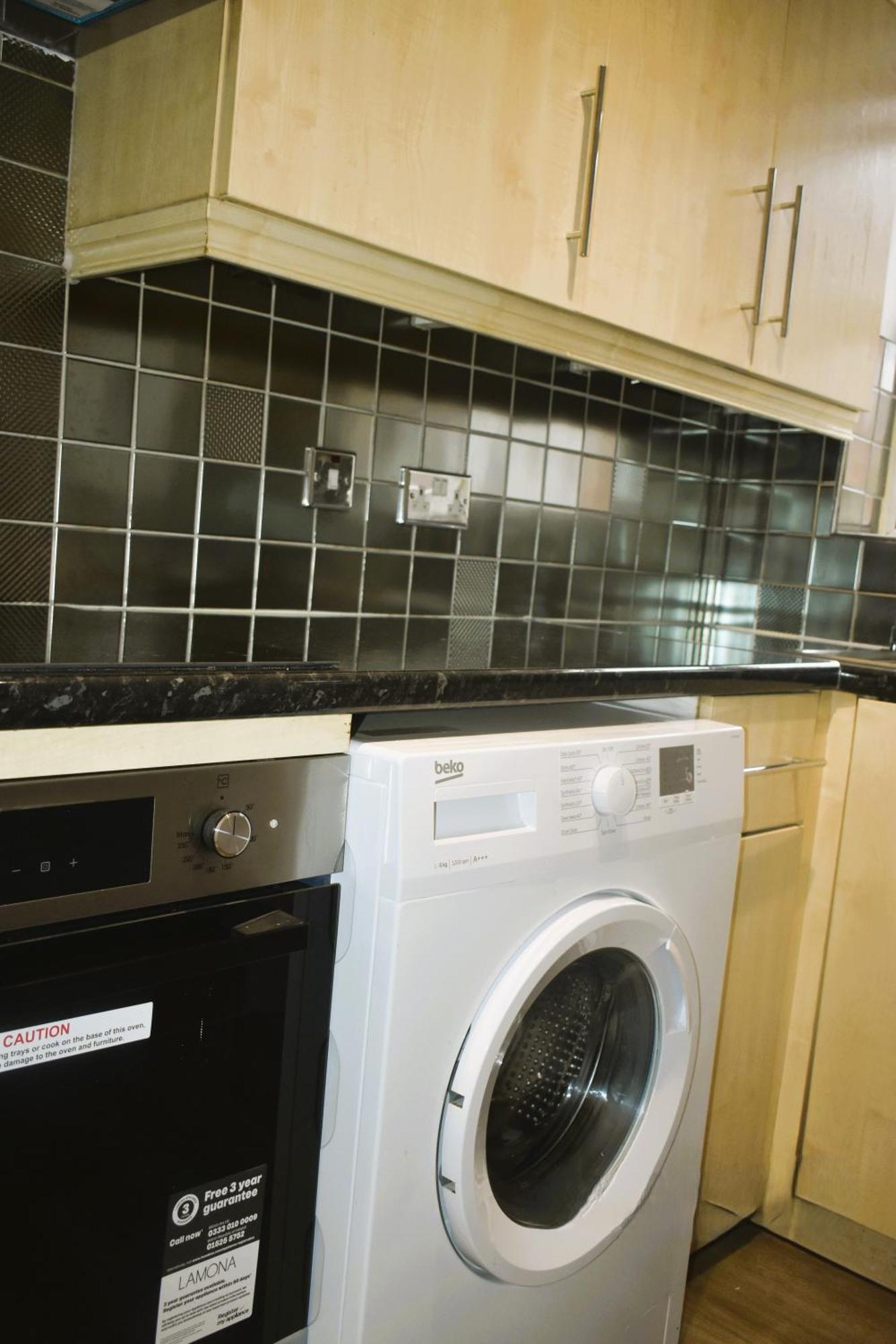 Luxury 2 Bed House With 3 Beds,3 Free Parking Lot In Dartford Near Town Centre, Adjacent Bus Stop, Train Station, Bluewater Mall, 25Mins To London City Airport,20 Miles From Central London Ngoại thất bức ảnh