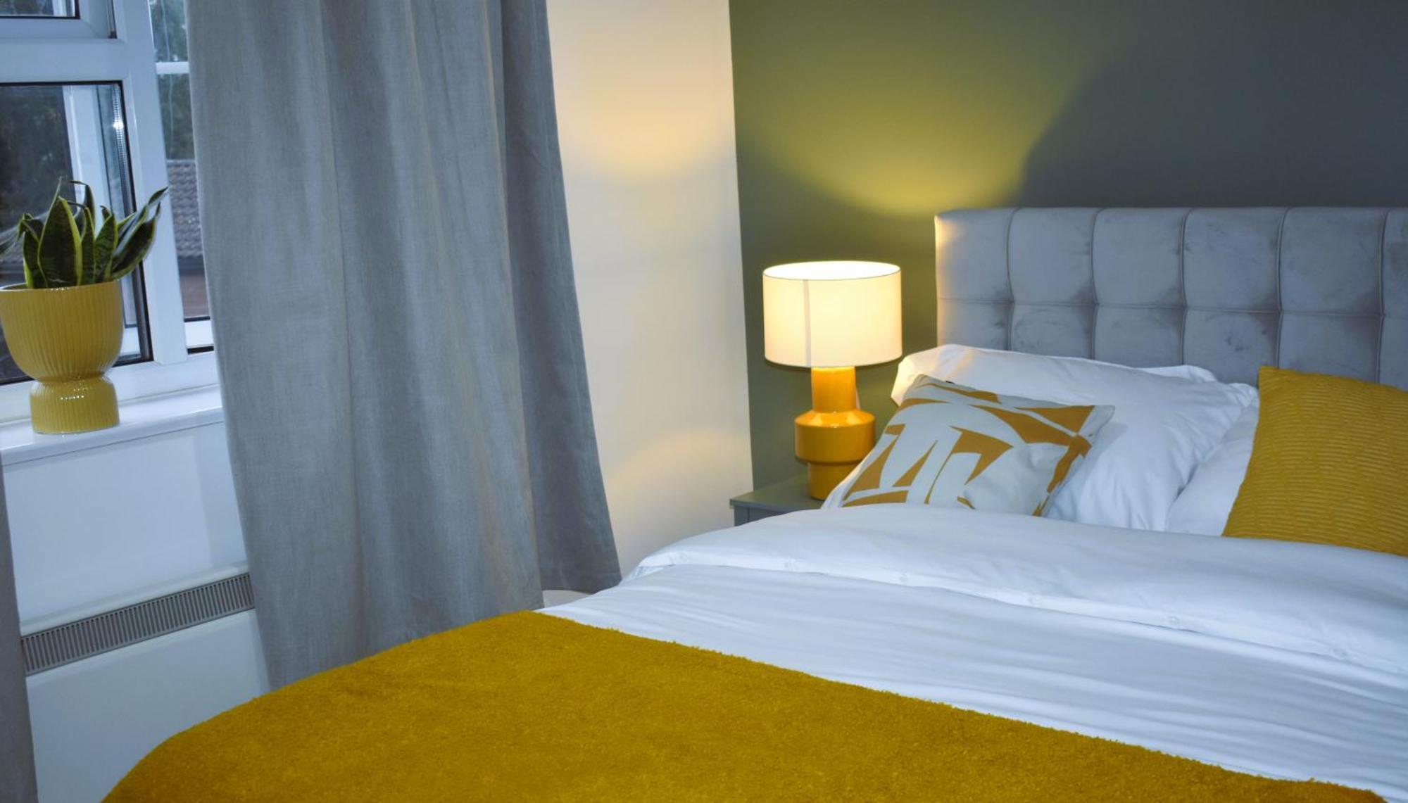 Luxury 2 Bed House With 3 Beds,3 Free Parking Lot In Dartford Near Town Centre, Adjacent Bus Stop, Train Station, Bluewater Mall, 25Mins To London City Airport,20 Miles From Central London Ngoại thất bức ảnh